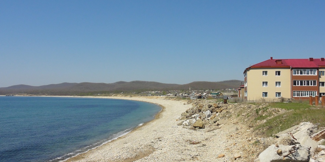 Жить у моря. А на какой линии?