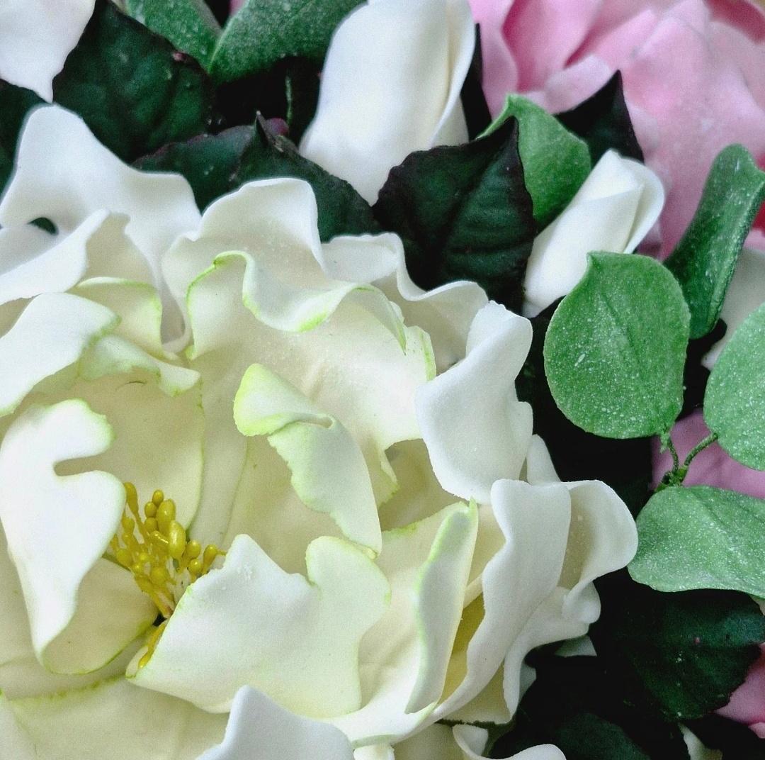 Цветочная композиция: реквизит для ярмарки. 