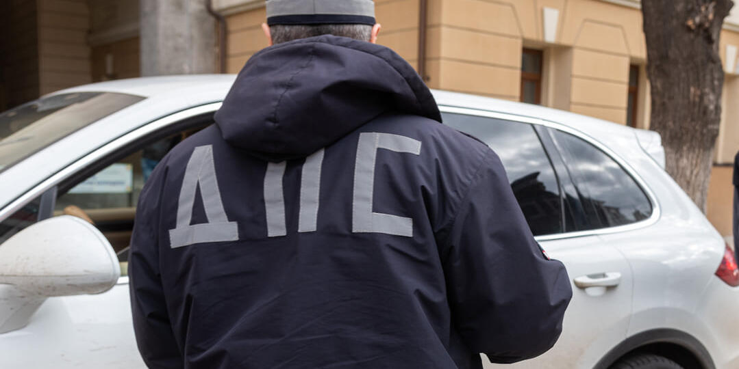 На Дону сотрудники ГИБДД нашли виновника аварии через интернет