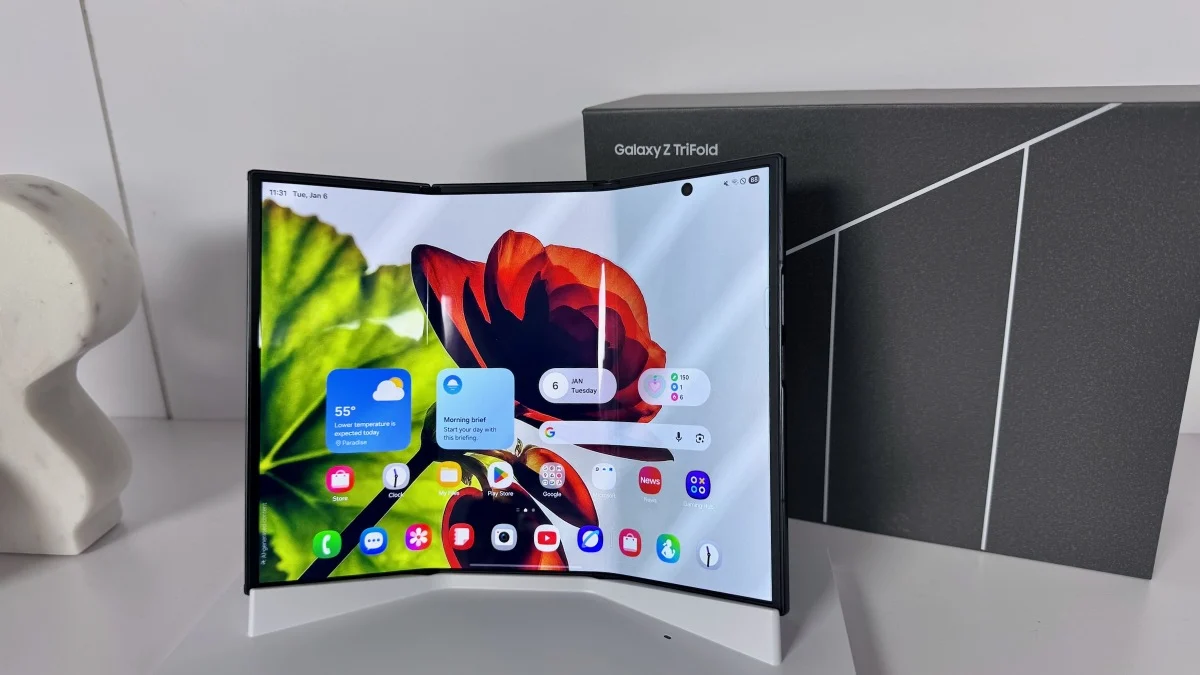 I got to try Samsung Galaxy Z TriFold at CES, and now I'm in love ...
