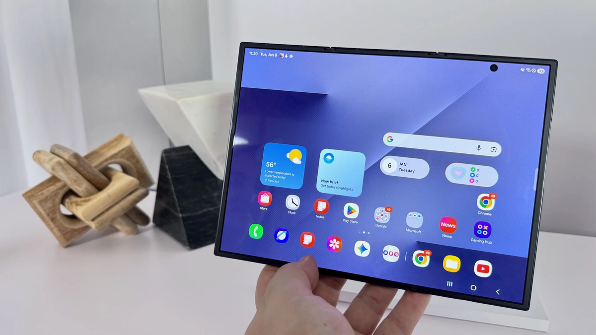 I got to try Samsung Galaxy Z TriFold at CES, and now I'm in love ...