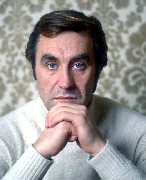 Анатолий Васильев.