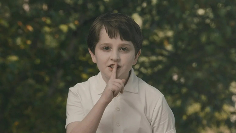 Фото: Кадр из сериала «Извне», 2022 г.