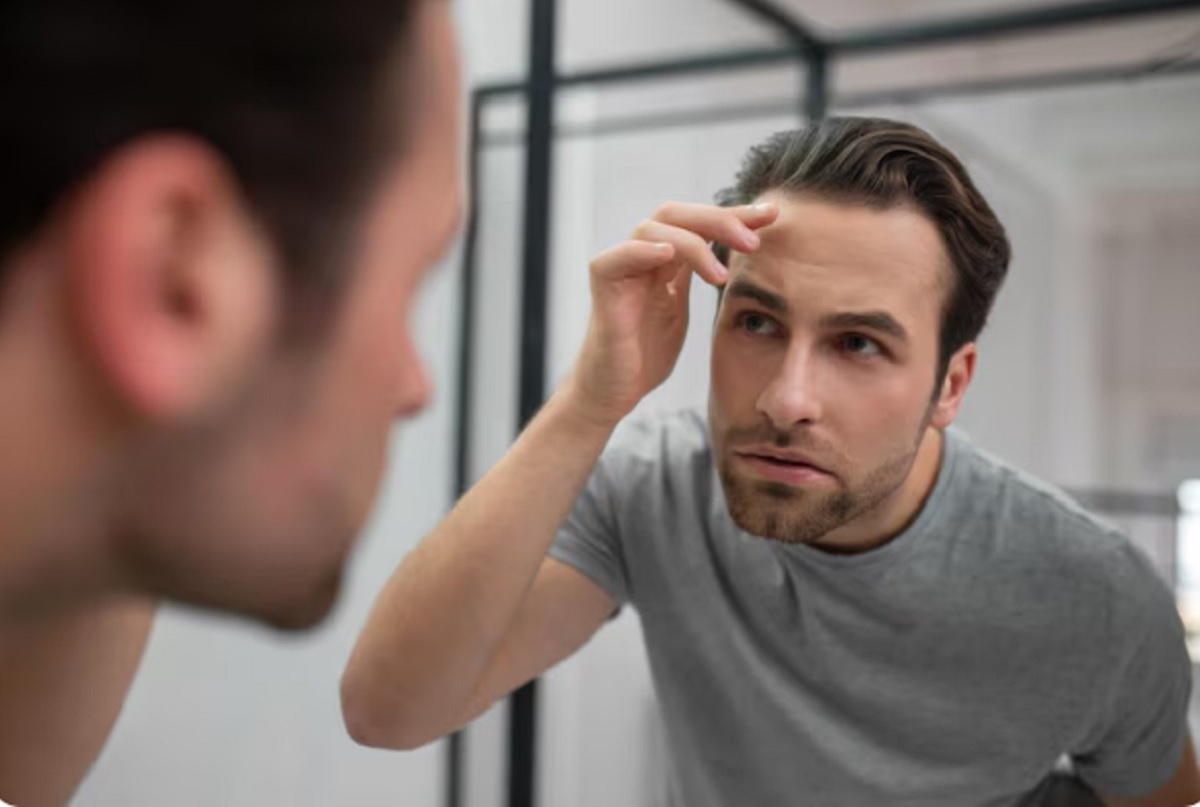    Сильный пол тоже огорчают следы прожитых лет