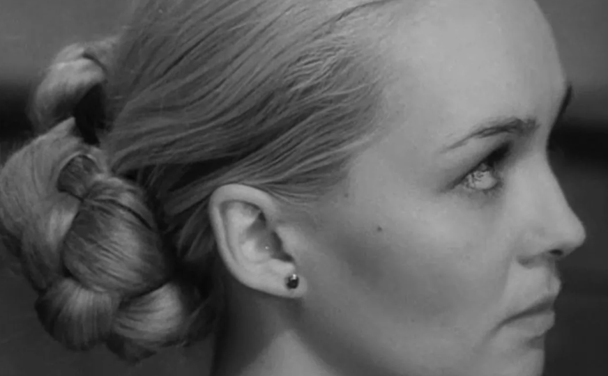 "Наташа все реже хотела близости, а я… я еще чувствовал себя мужчиной. Понимаете?": семейная драма Натальи Гвоздиковой