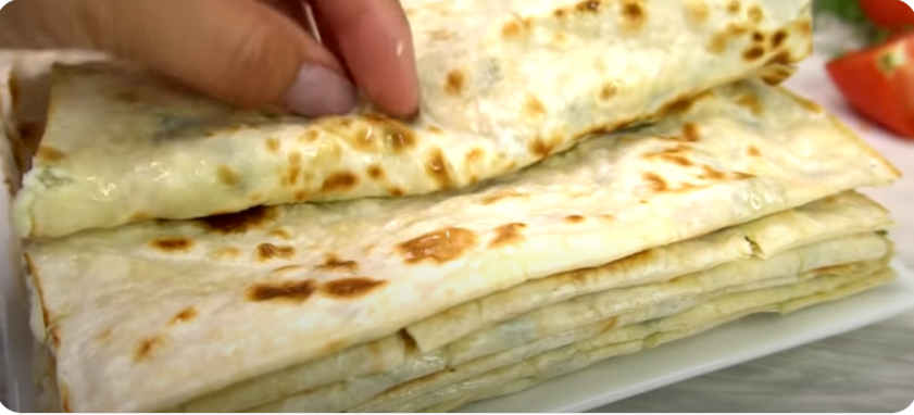 Лепешки "Чуду" с начинкой, без замеса теста за 10 минут. Подаю вместо хлеба, к чаю или для перекуса...