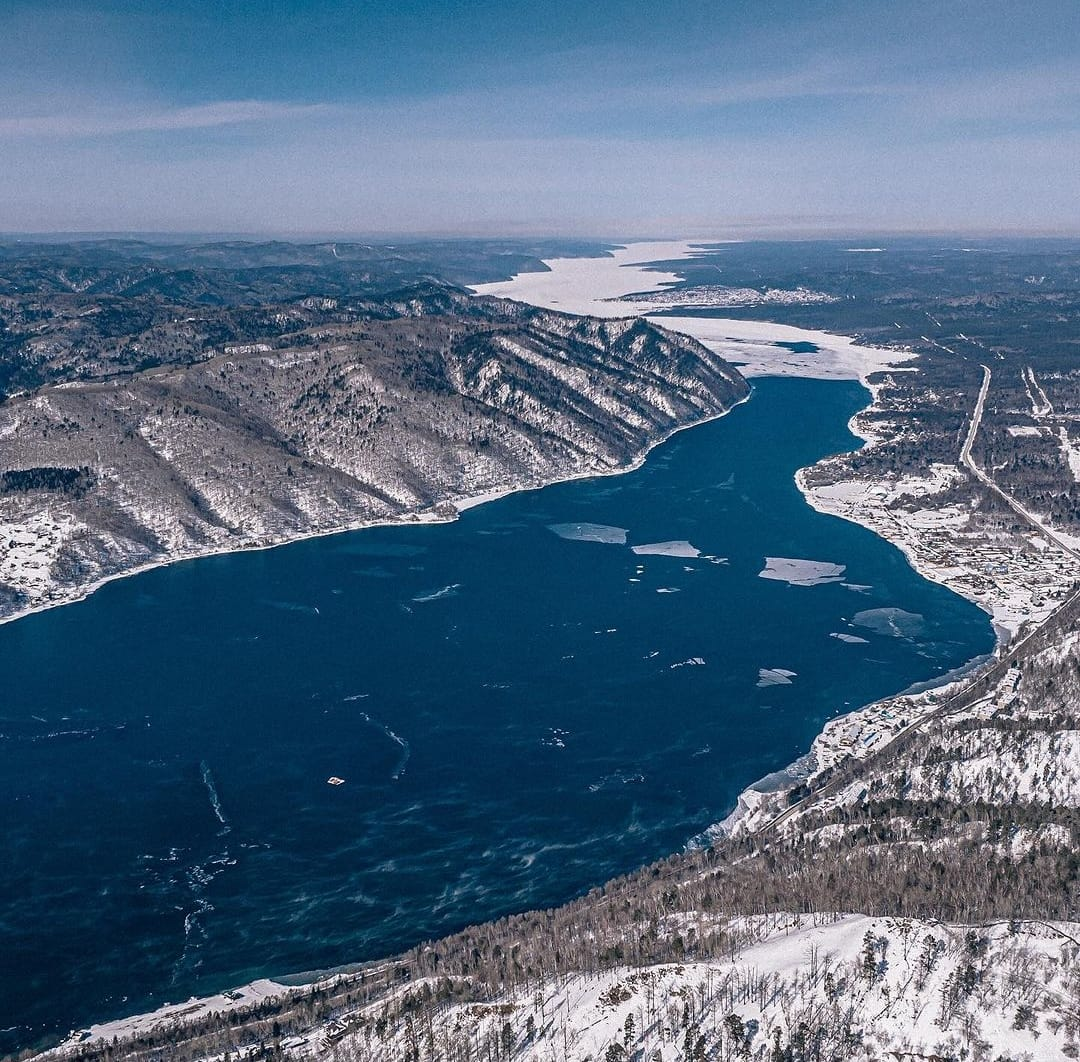 Ангара — единственная река, вытекающая из озера Байкал