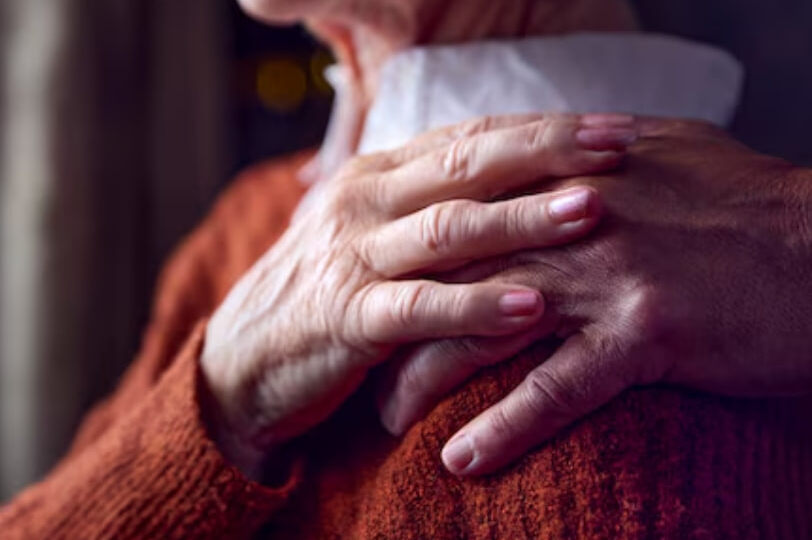 «Точно деньги у неё»: бабушку задушили, тело сбросили в пруд — внучка стала соучастницей убийства