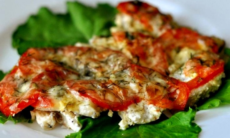 Минтай в сметане в духовке: простой рецепт вкусного ужина за 40 минут