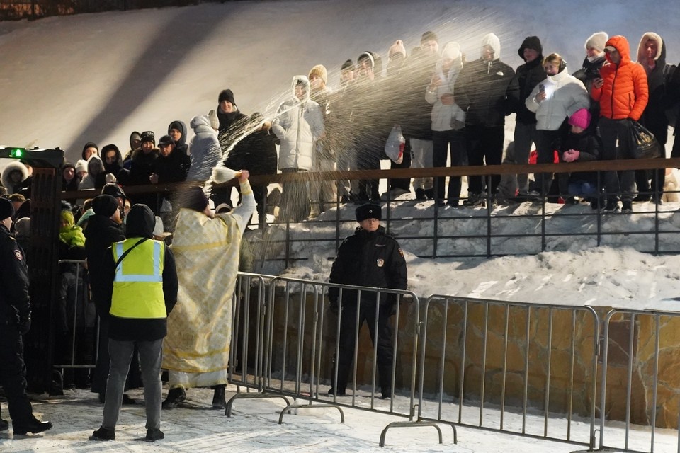    Для тех, кто все же решит окунуться, в Томске традиционно организуют оборудованные купели Дина Иванова