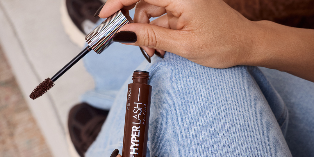 Почему одна тушь делает взгляд роскошным, а другая портит макияж: как выбрать идеальную и не разочароваться после первого нанесения
