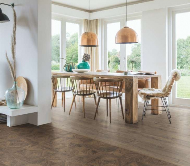 Можно ли поменять ламинат только посередине комнаты?