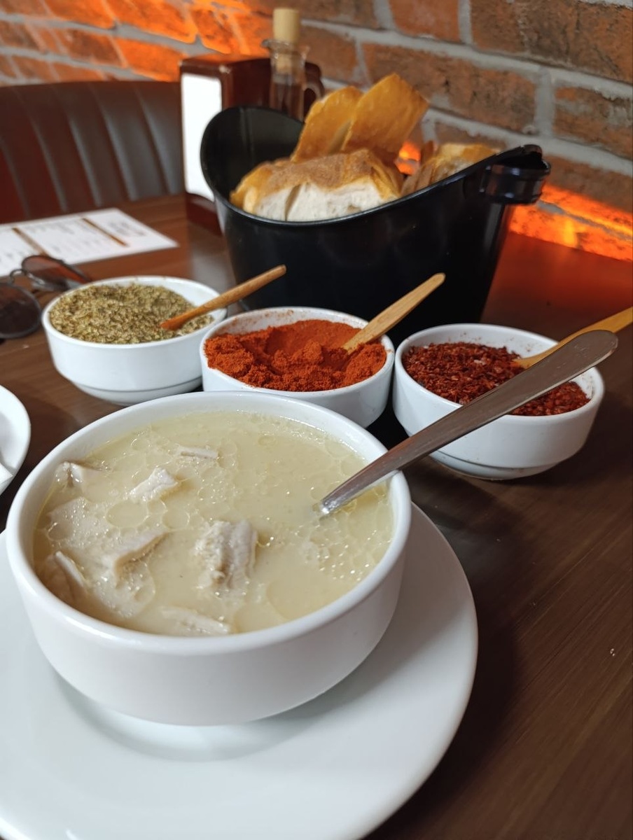 Подача Ишкембе в одном из старинных заведений 