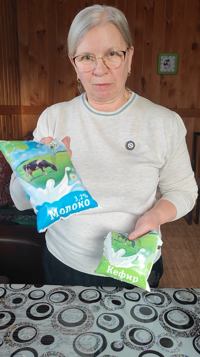 Литровые пакеты с молоком покупаем довольно часто.