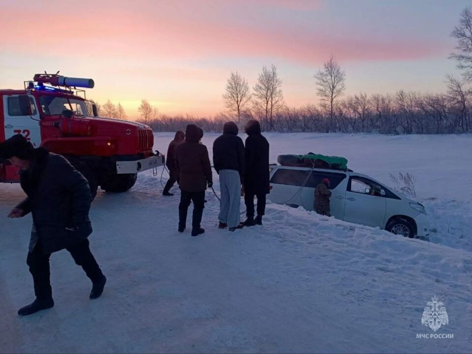    Машина в кювете в Кулундинском районе. Источник: ГУ МЧС России по Алтайскому краю