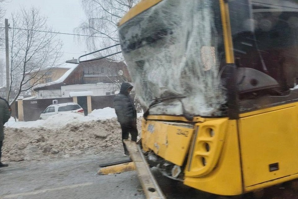    Место ДТП. Фото: телеграм-канал Жесть Ярославль.