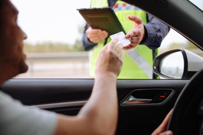 Доступные на смартфоне цифровые права пока лишь дублируют документы на традиционных носителях roadpol.eu