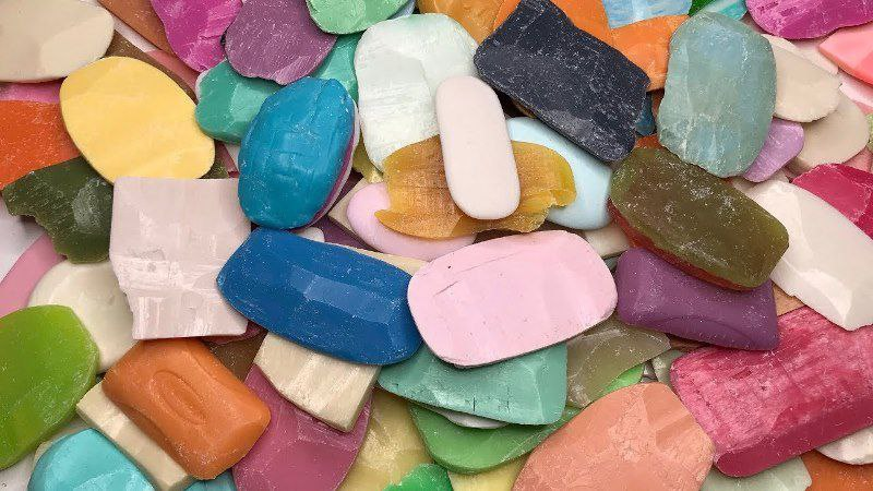 Вместо того, чтобы выбросить, собираем обмылки и получаем при этом тройную выгоду и экономию 