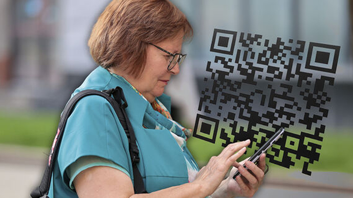 Упрощает доступ к транспорту, социальным услугам — достаточно показать QR-код