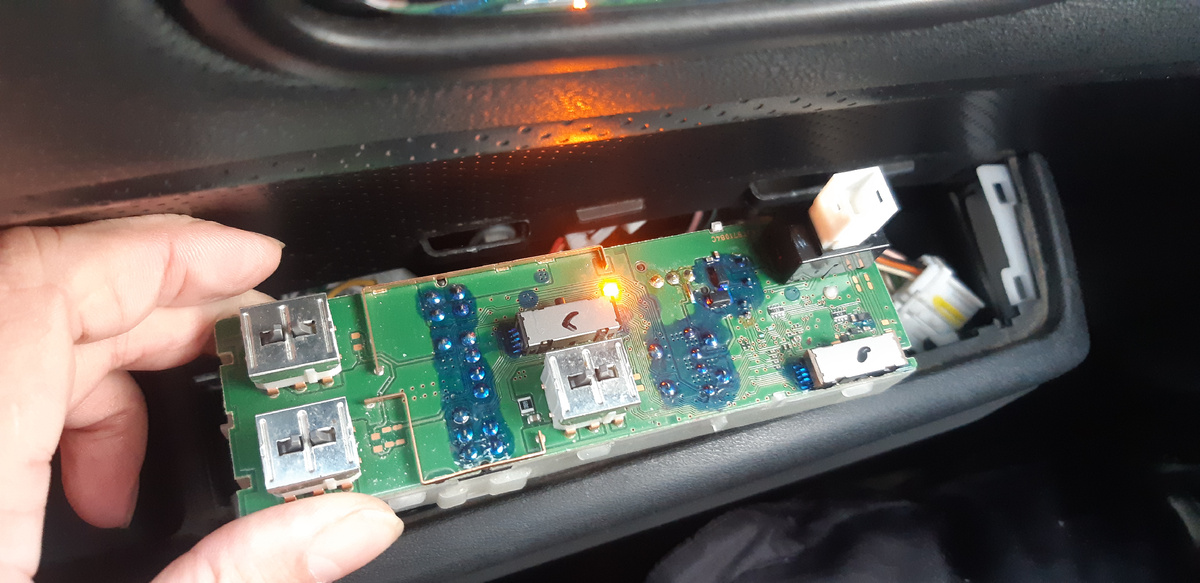 штатная плата БУС Хтрейл Т31 рестайл 2011