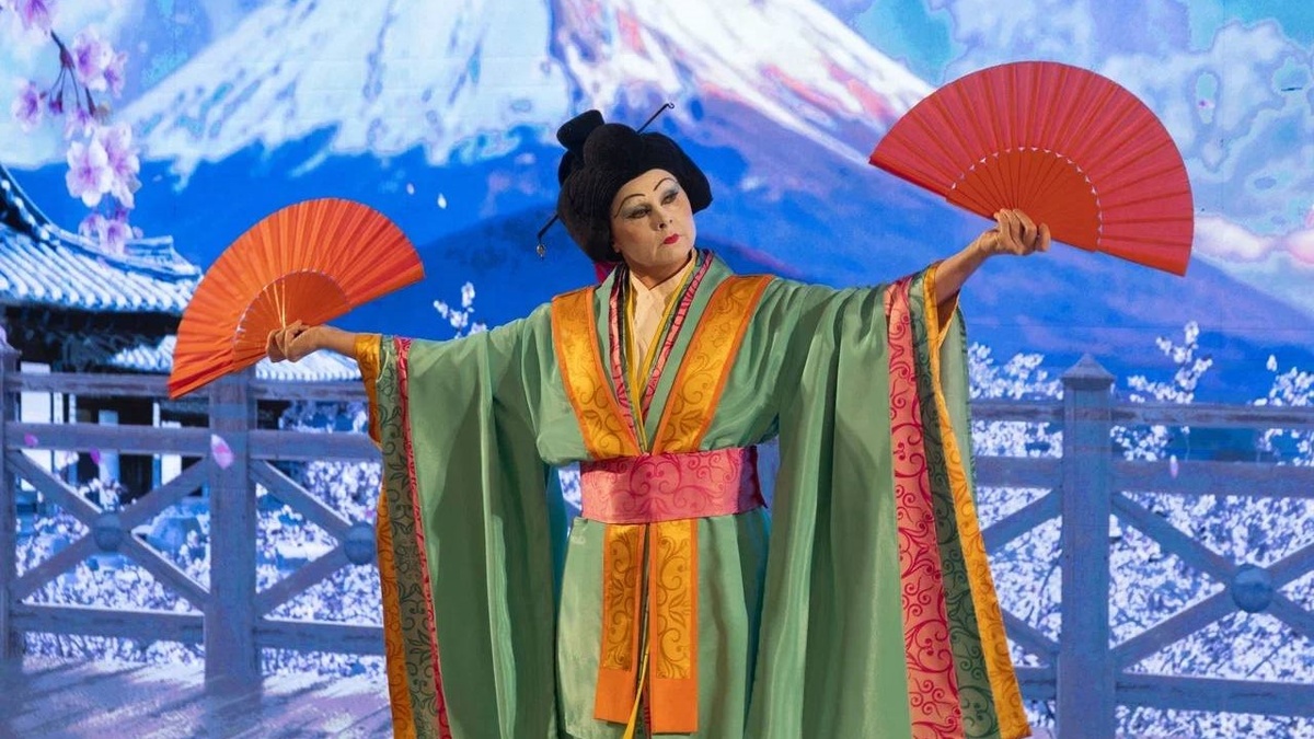    В Сургуте впервые отметили новый общероссийский День артиста