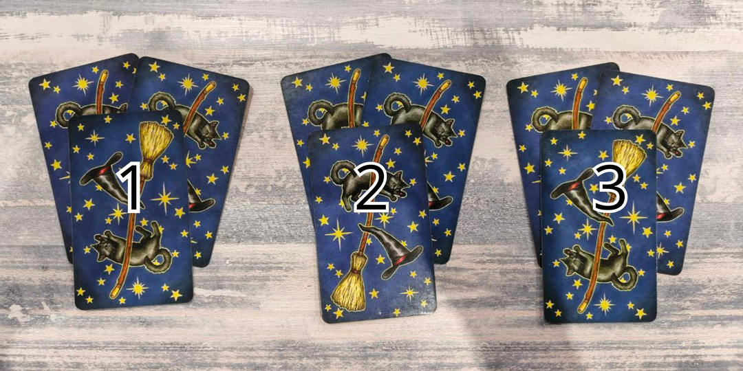 Интуитивно выбери стопку карт и узнай о его истинных чувствах к тебе!