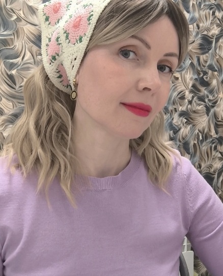 Как правильно носить дешёвые парики из искусственных волос, а также ухаживать за ними, чтобы они прослужили дольше?