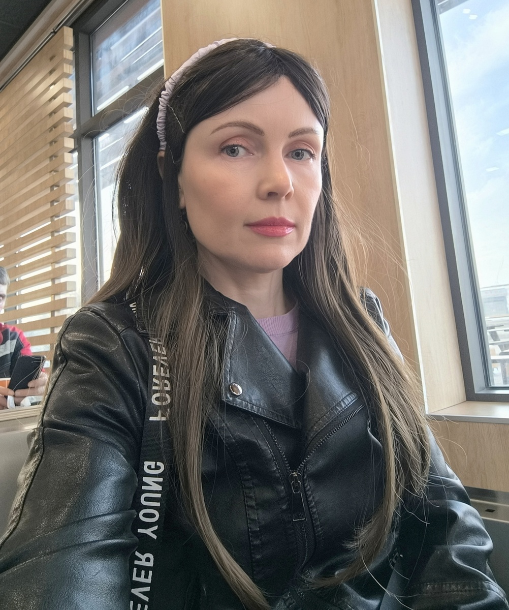 Каштановый парик