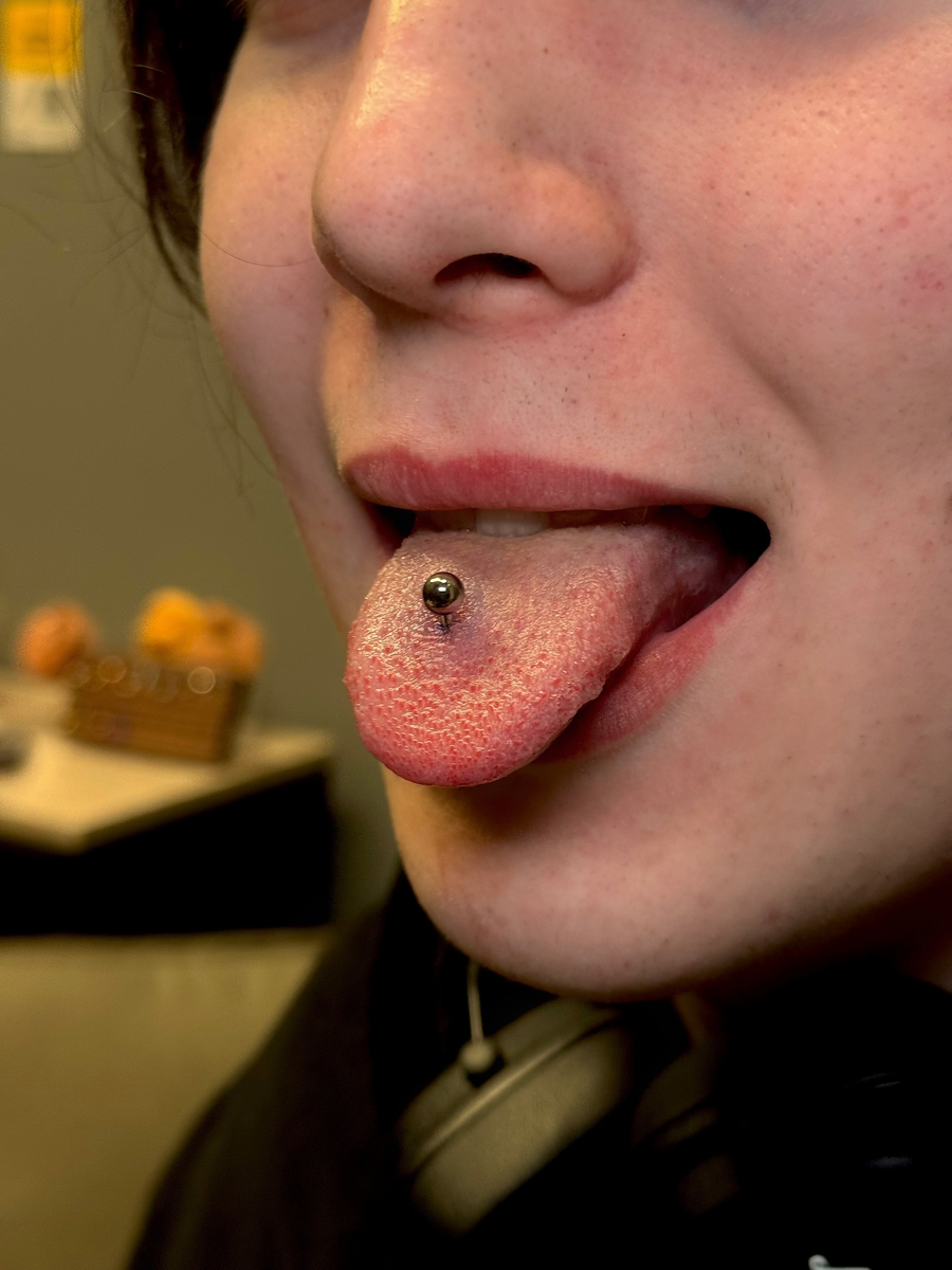 Сделать пирсинг в салоне в Москве 