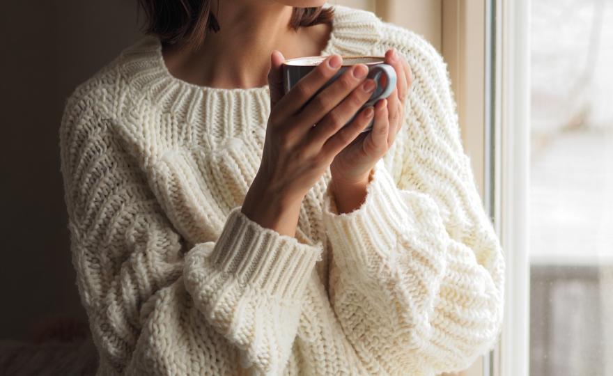 PANTONE: Путешествие по цветам года и их воплощение в вязаной моде