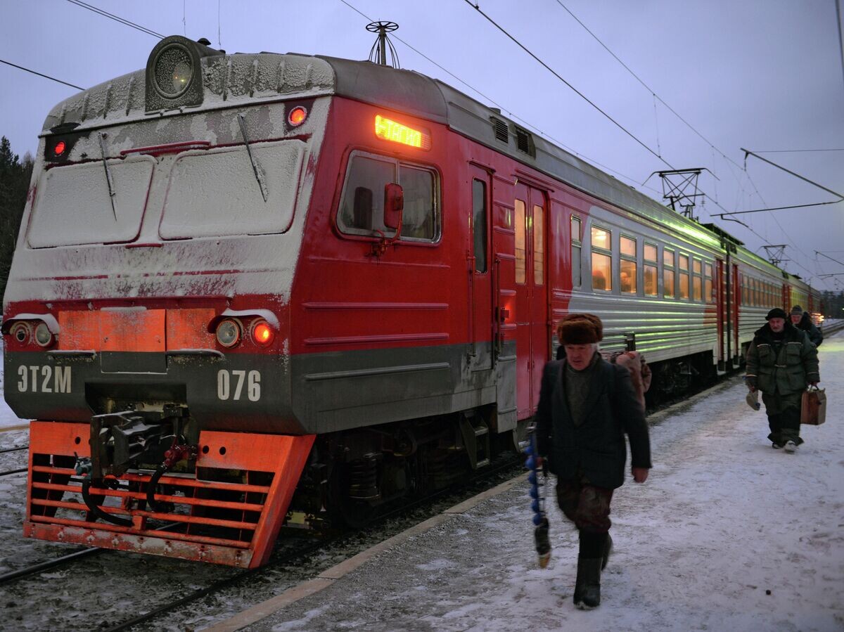    Возобновление движения пригородных поездов в регионах России© РИА Новости . Павел Лисицын