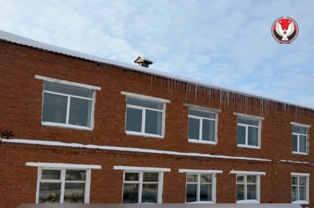    В Удмуртии начали капремонт здания Шарканской районной библиотеки