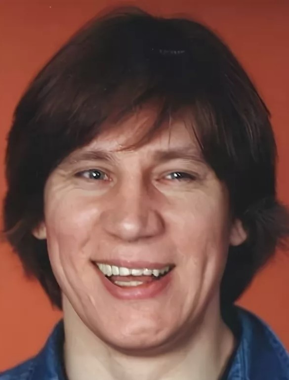 Вадим Колганов работал пионервожатым.