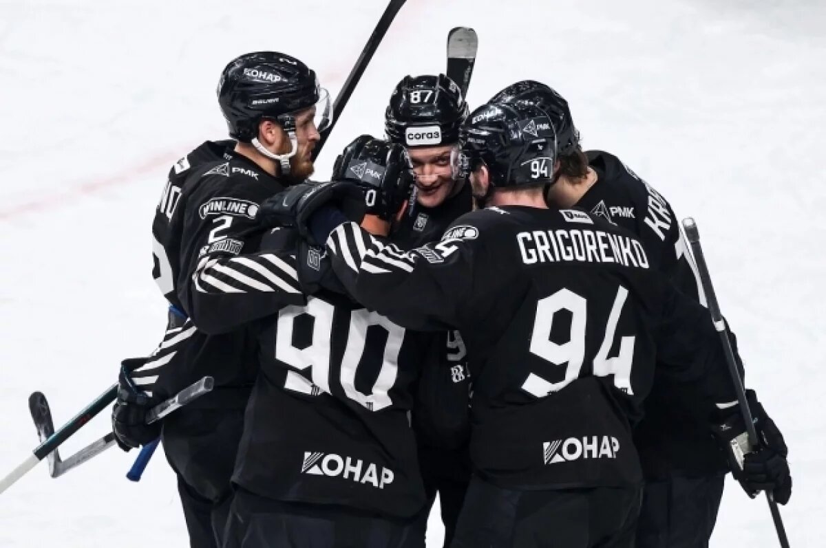    Челябинский «Трактор» проиграл омскому «Авангарду» со счетом 2:5