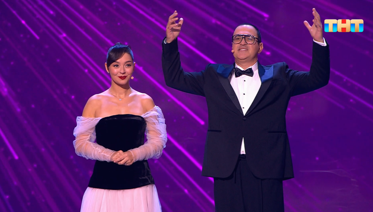 Ведущие шоу. 