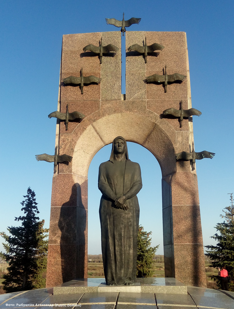 Памятник семье Володичкиных. Фото: Александр РЫбушкин (передано в Общественное достояние)
