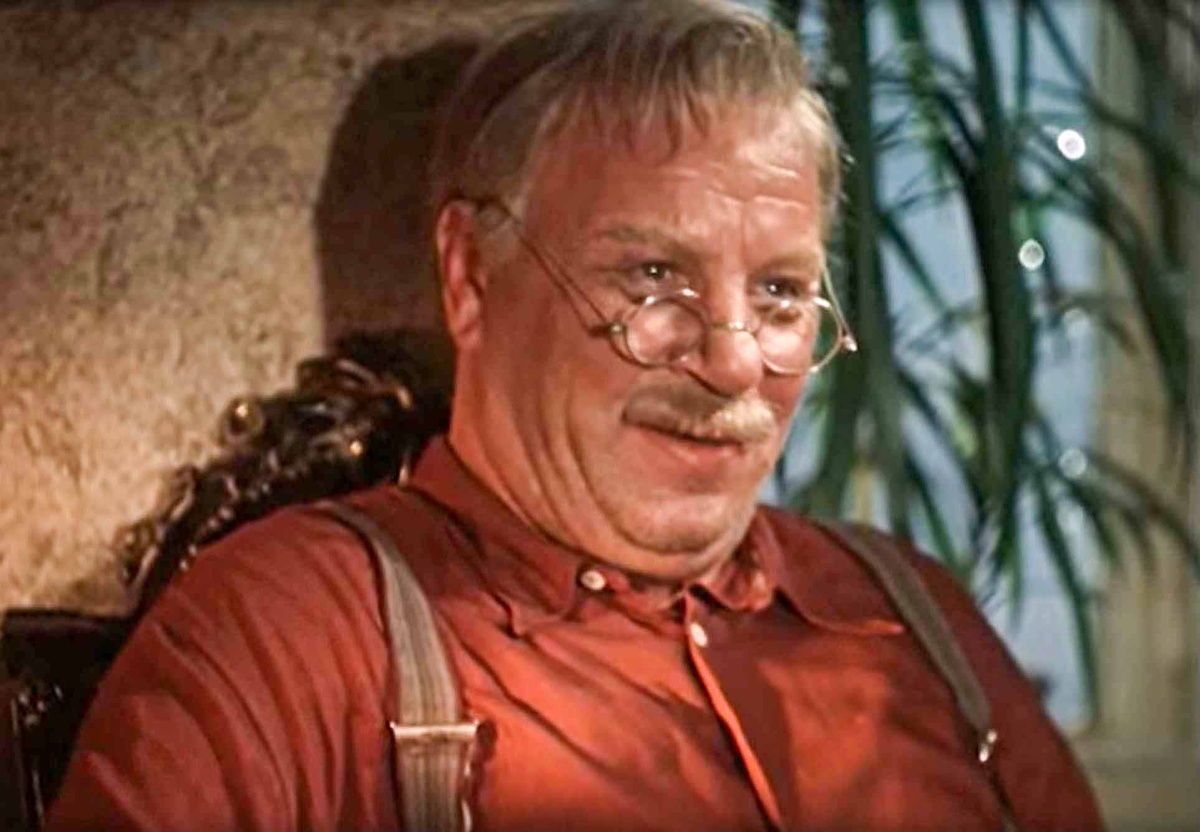 Кадр из фильма "Испытание верности". Сергей Ромоданов в роли Егора Кузьмича Лутонина