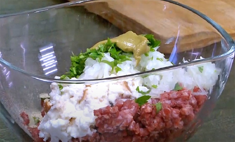 Блюдо, от которого невозможно отказаться: фарш, запечённый в беконе — ресторанный вкус у вас дома