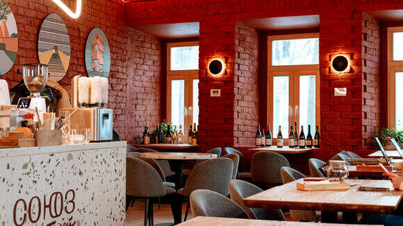     Выходные в Ярославле: рестораны, булочки, пиво и мотивирующие валенки