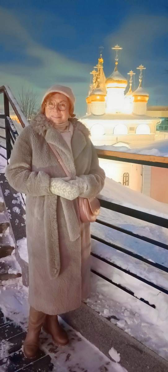 За моей спиной храм в честь Рождества Иоанна Предтечи