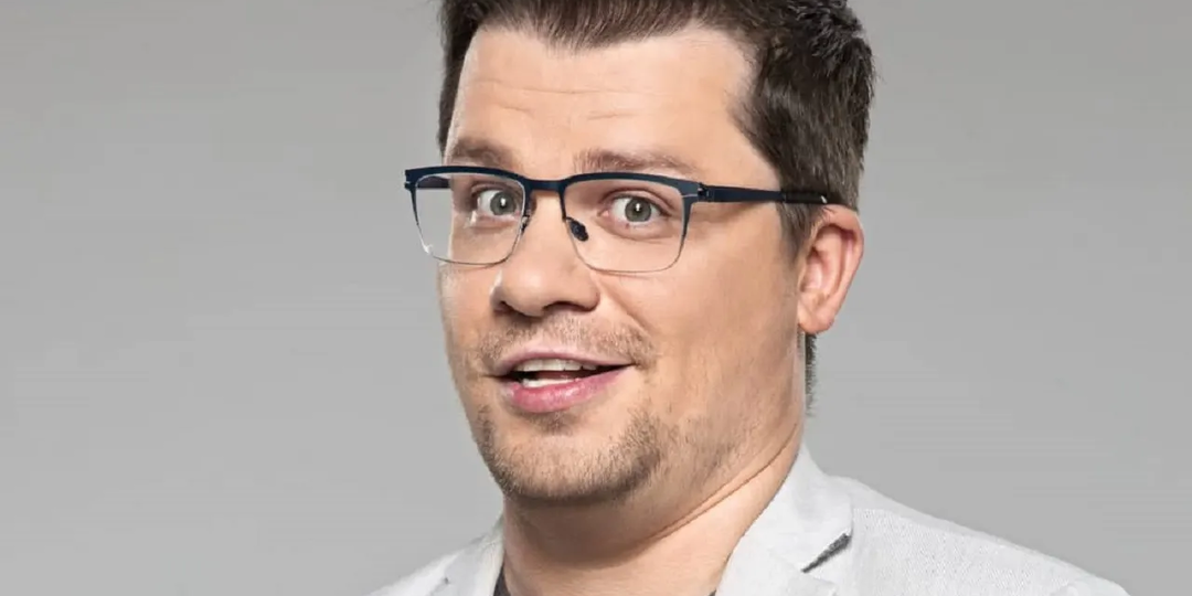 От американского Макдака до Рублёвки: как Гарик Харламов прошёл путь от кассира до короля Comedy