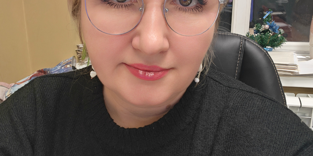 Угрозы посыпались. Народ сходит с ума🤦. Ёлку разрядила и рука болит.