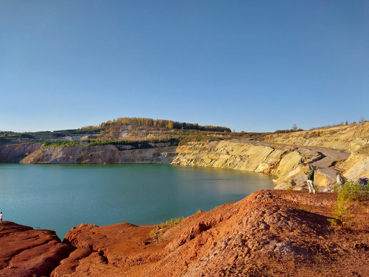 Автор этих строк фотографирует следующий кадр в серии