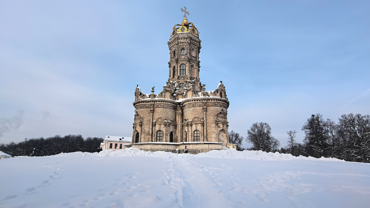 Храм в пос. Дубровицы.. Фото автора