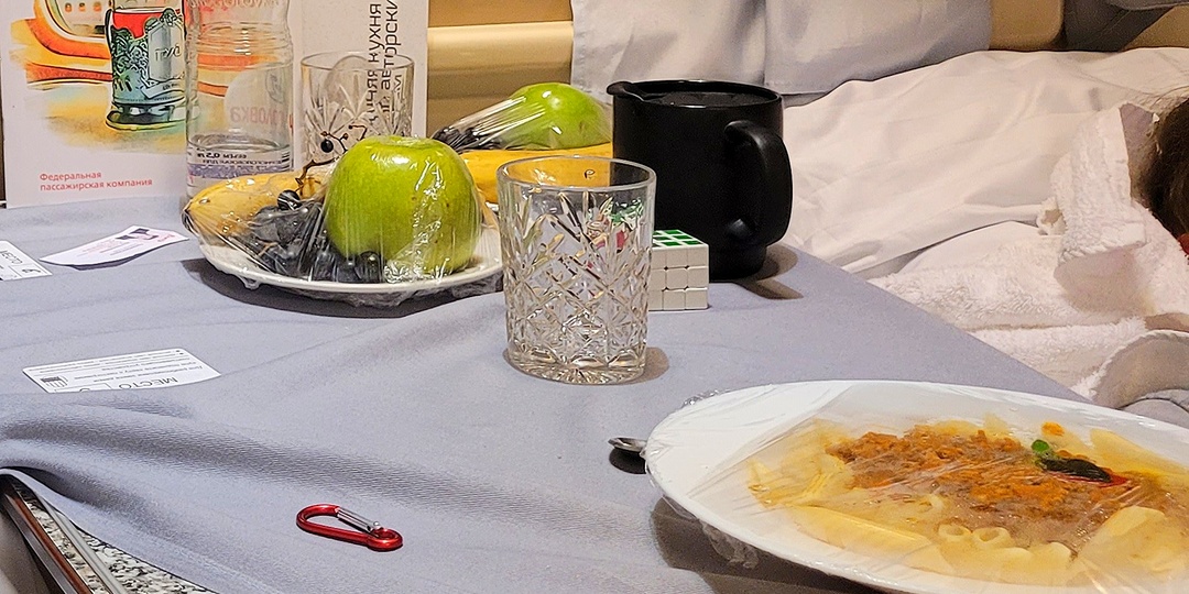 "Купил СВ за 6 тыс., за 4 часа поездки - о чём очень жалею!" Думаю, полетел бы лучше самолётом..