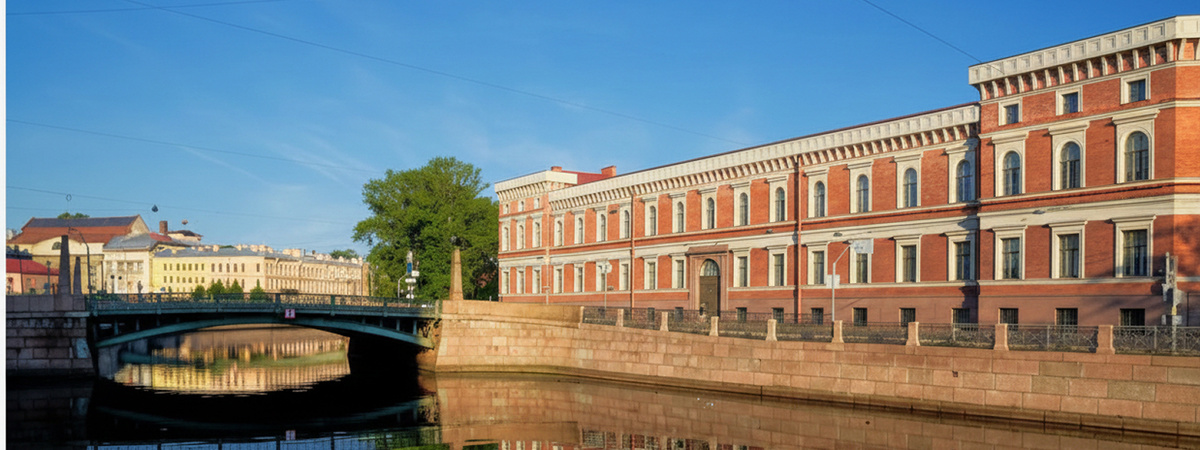 Центральный военно-морской музей в Санкт-Петербурге