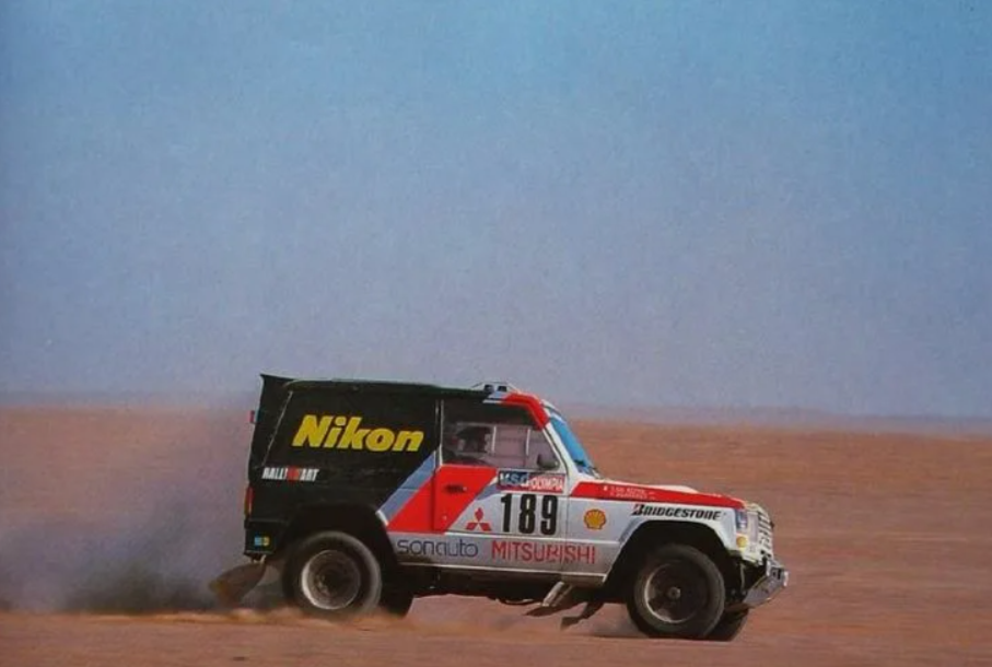Mitsubishi Pajero на ралли "Париж-Дакар" 1985 год