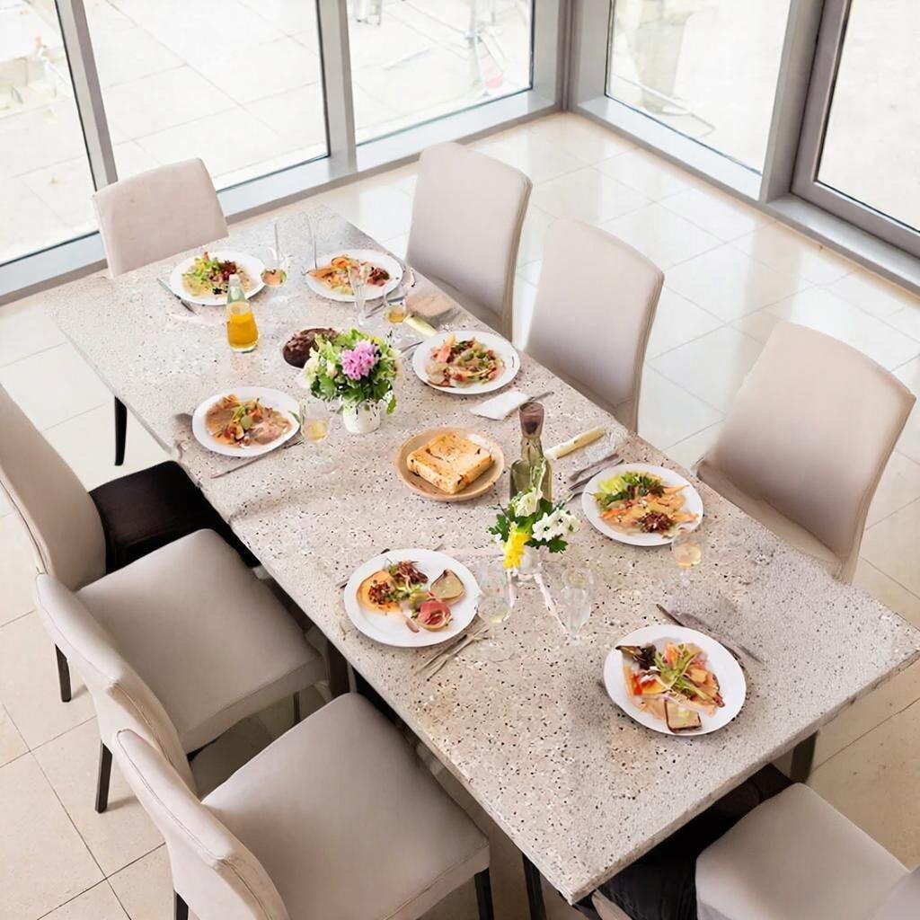 обеденный стол из микроцемента