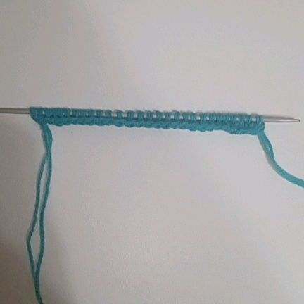 Фото автора ( на спицах 25 п. + 2 кромочные)