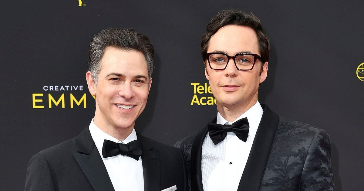 Личная жизнь актеров «Теории большого взрыва»: кто нашел любовь за кадром теория большого взрыва, актеры, личная жизнь, кейли куоко, джонни галеки, саймон хелберг, мелисса рауш, кунал найяр, маим бялик, джим парсонс, отношения знаменитостей, новости шоу-бизнеса